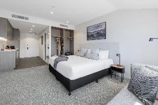 APARTMENT THREE BEDROOMS