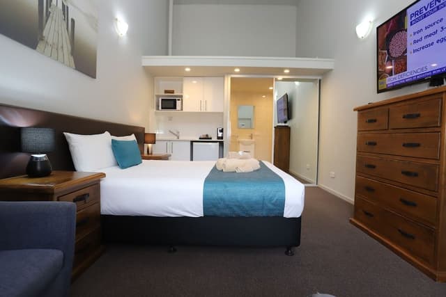 Deluxe Queen Room (Not Pets Friendly)