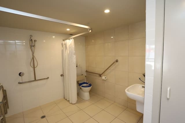 Disabled Queen Room (Not Pets Friendly)