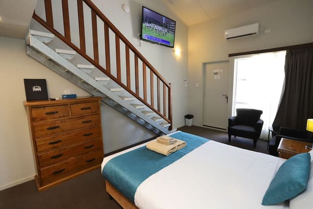Deluxe Twin Room (Not Pets Friendly)