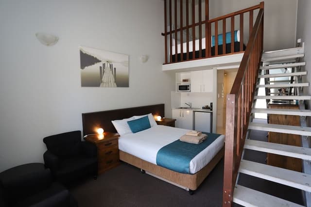 Deluxe Twin Room (Not Pets Friendly)