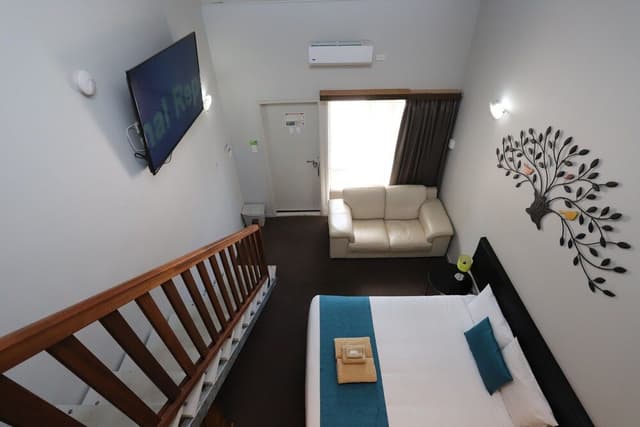 Deluxe Twin Room (Not Pets Friendly)