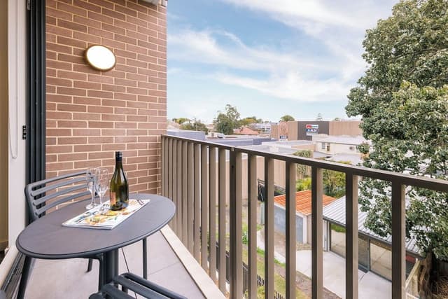 Superior One Bedroom Apartment with Balcony