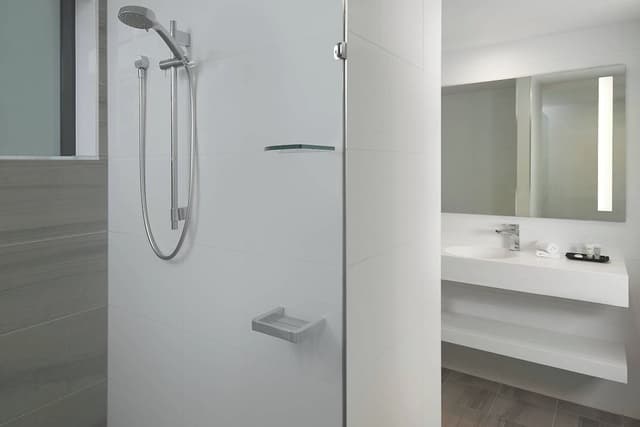Premium Suite, 1 King Bed, Balcony