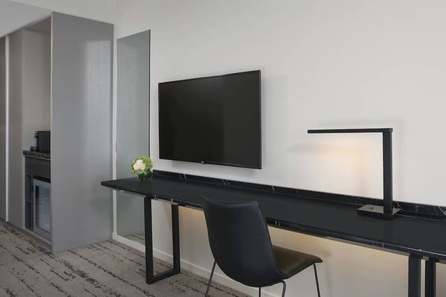 Premium Room, 1 King Bed, Balcony