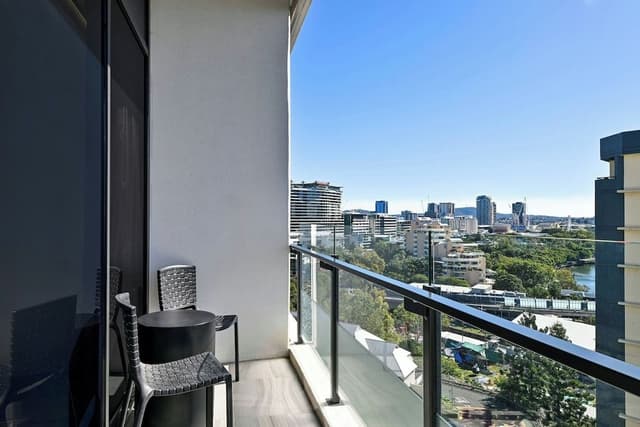 Premium Room, 1 King Bed, Balcony