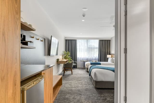 King Plus Suite