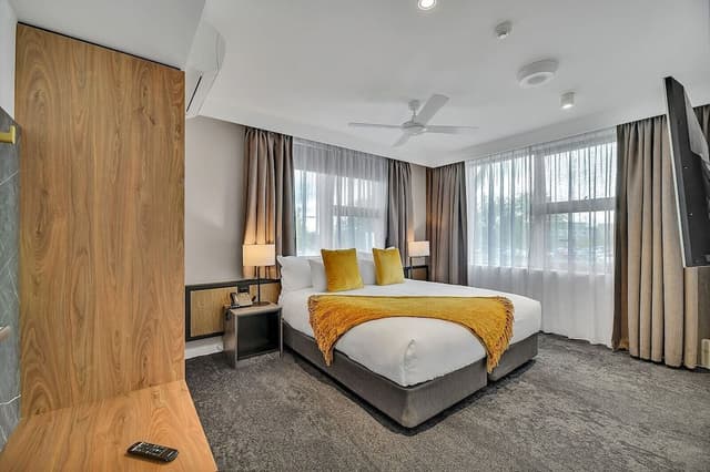 Premier King Suite