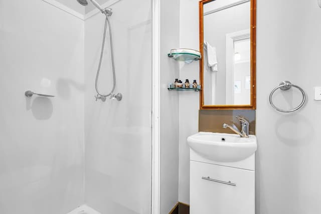 Double Room, Ensuite with Waterfall View