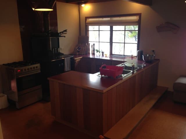 Whole House, 6 bedrooms, 4 Double, 1 Single, 3 Queen,
