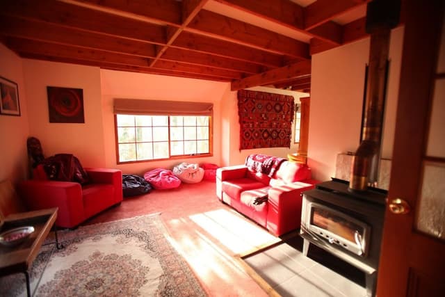 Whole House, 6 bedrooms, 4 Double, 1 Single, 3 Queen,