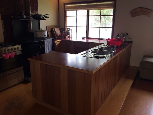 Whole House, 6 bedrooms, 4 Double, 1 Single, 3 Queen,