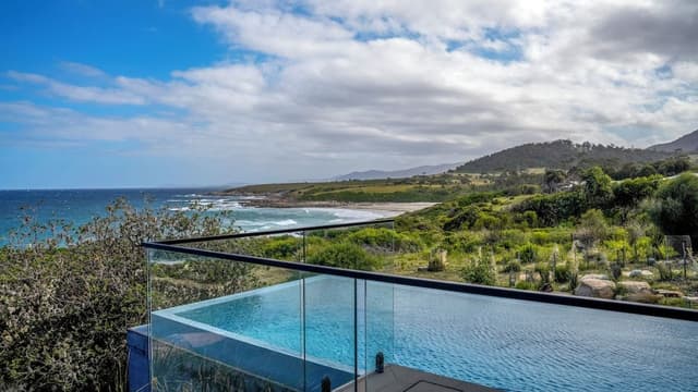 Luxury House, 3 Bedrooms, Private Pool, Bay View
