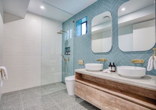 Four Bedroom Lily Luxury Home with Pool