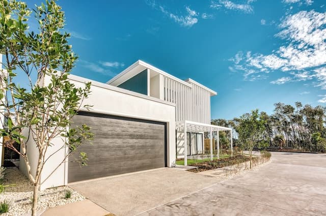 Four Bedroom Lily Luxury Home with Pool