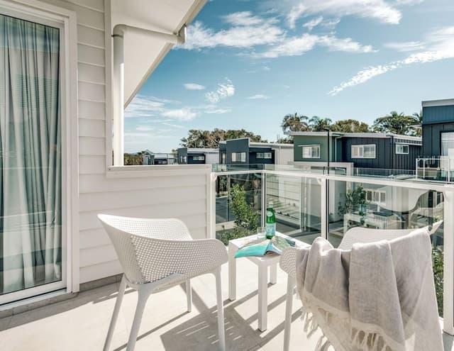 Five Bedroom Saltbush Luxury Home with Pool