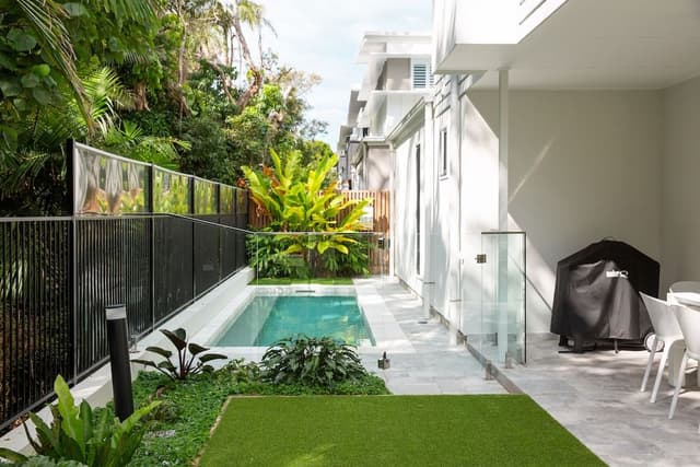 Four Bedroom Lily Luxury Home with Pool