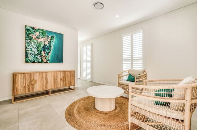 Five Bedroom Saltbush Luxury Home with Pool