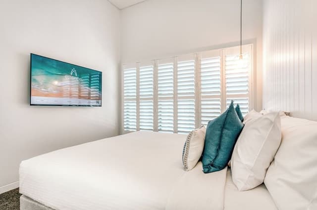Four Bedroom Lily Luxury Home with Pool