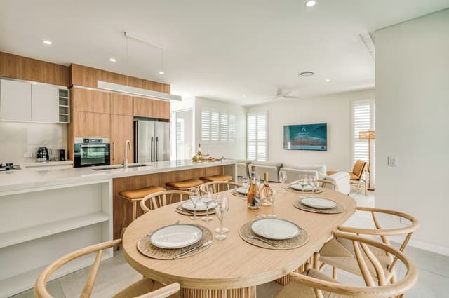 Five Bedroom Saltbush Luxury Home with Pool