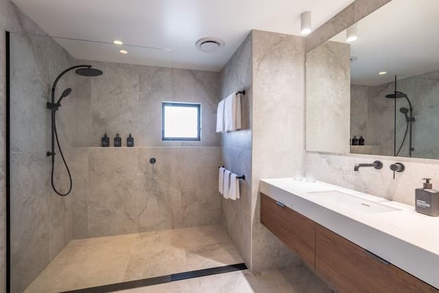 Beachfront Two Bedrooms (King)