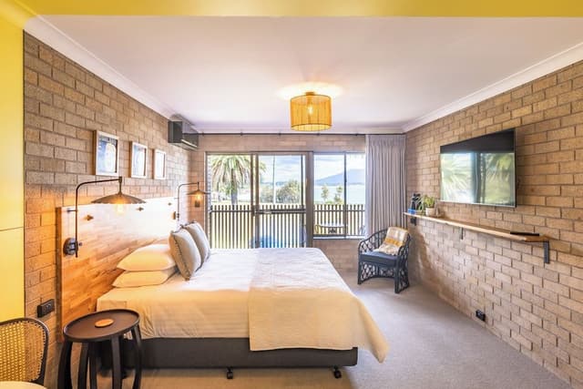 Ocean View King (Motel)