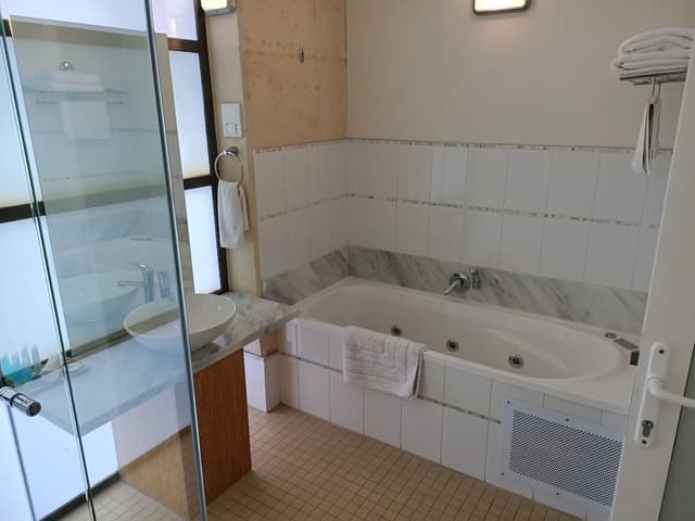Deluxe Lakeside Room