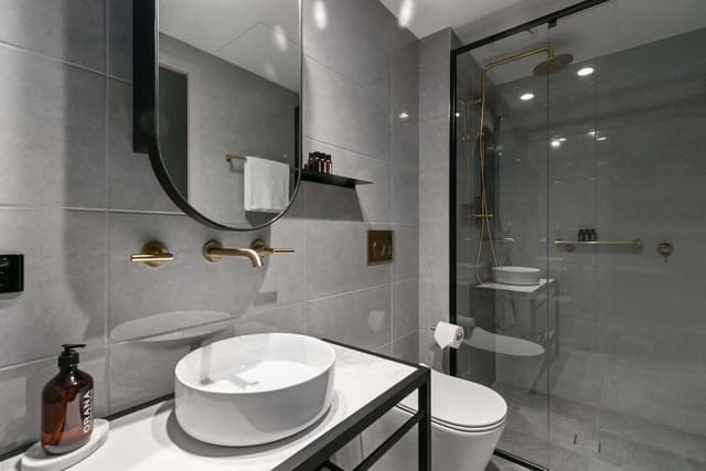 One Bedroom King Apartment