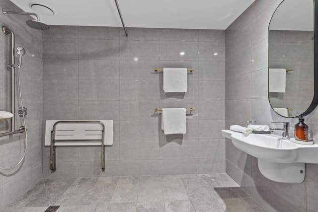 Accessible King Studio