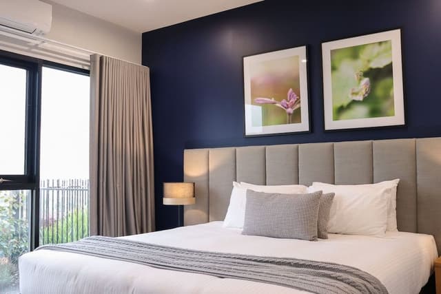 Luxury Apartment, Valley View