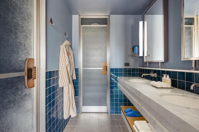 3 Bedroom Interconnecting Suite