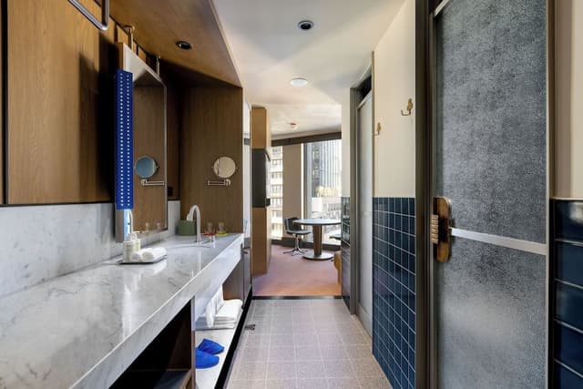 Explorer City Room