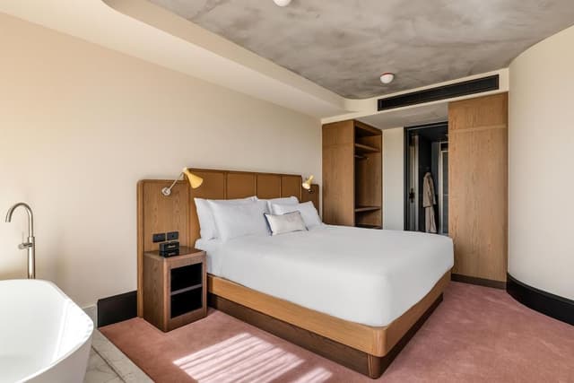 3 Bedroom Interconnecting Suite