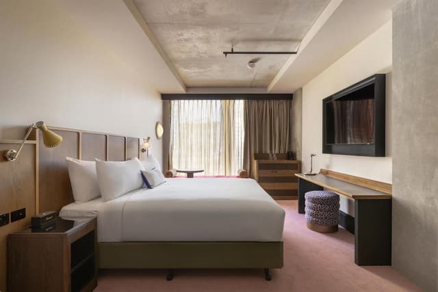 Explorer City Room