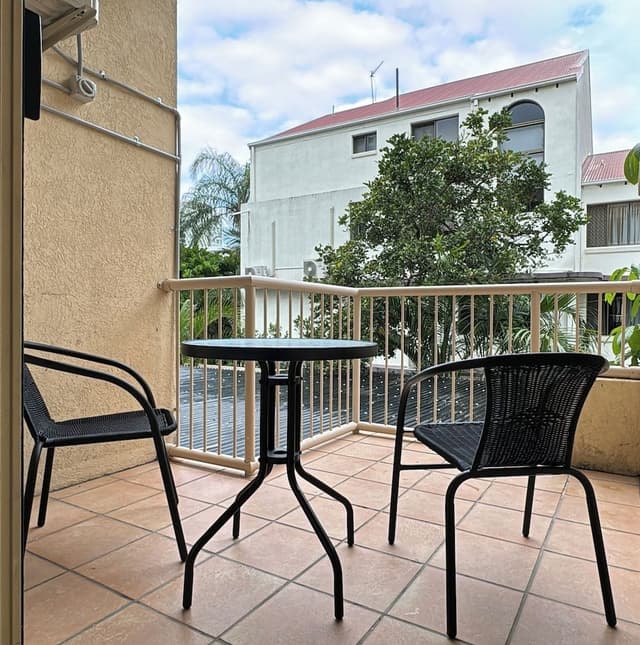 Single Beds/King Size with Balcony