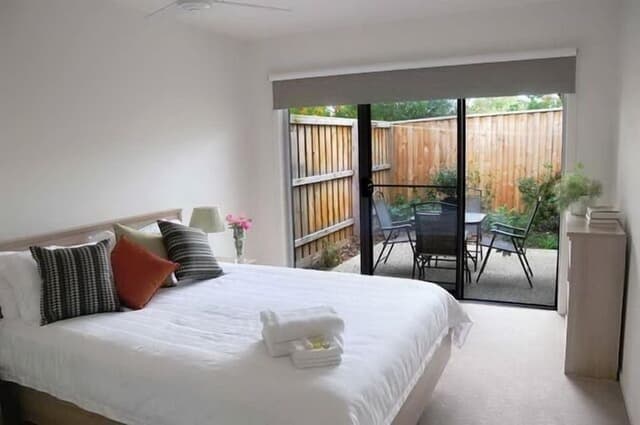 Peppercorn Villa - Offsite 600m from Hotel