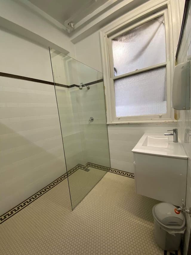 Basic Double Room with Shared Bathroom