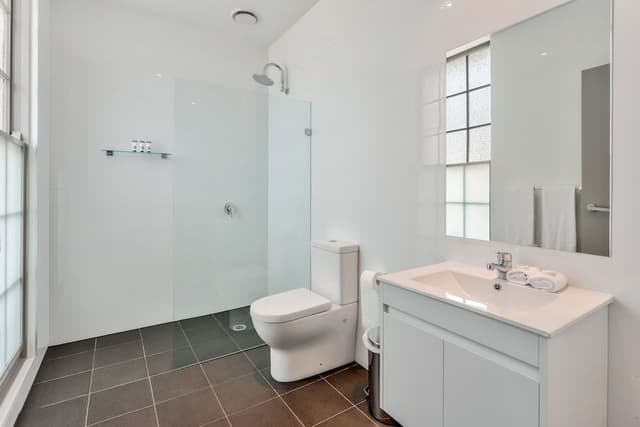 Deluxe Quadruple Room, 2 Queen Beds, Non Smoking