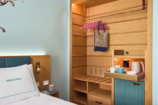 Twin Room (Medium)