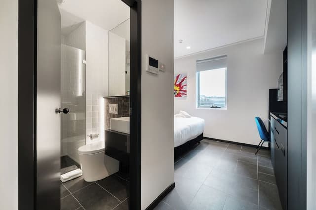 Studio Suite, City View
