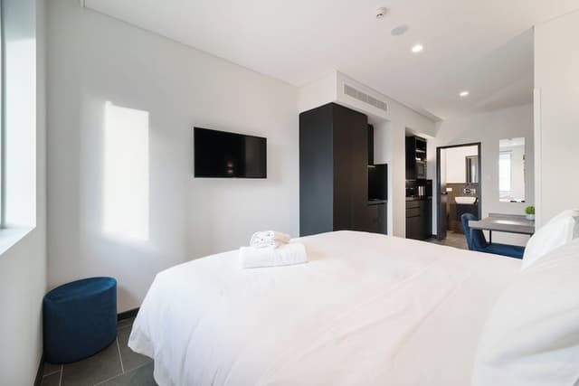 Studio Suite, City View