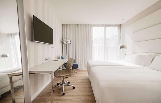 Family Adjoining Room (2 Adults + 2 Children)