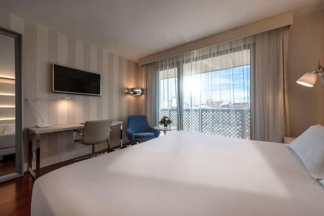 Family Adjoining Room (2 Adults + 2 Children)