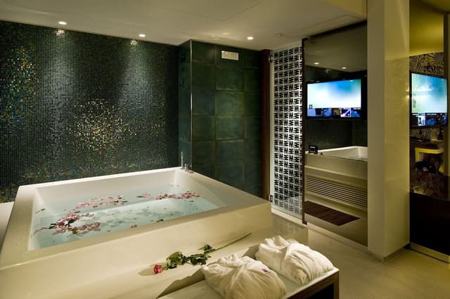 Suite (Experience)