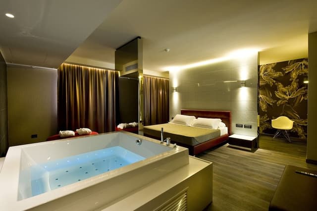 Suite (Experience)