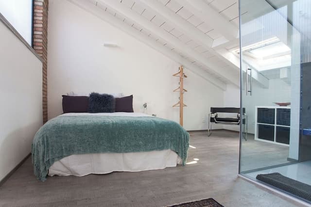 Basic Room, 1 Queen Bed