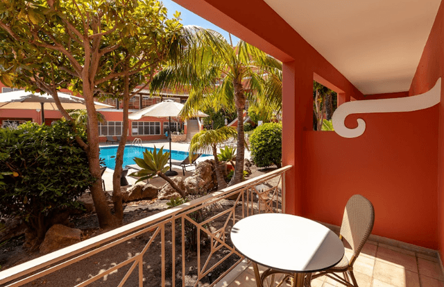 Twin Room with Garden and Pool View