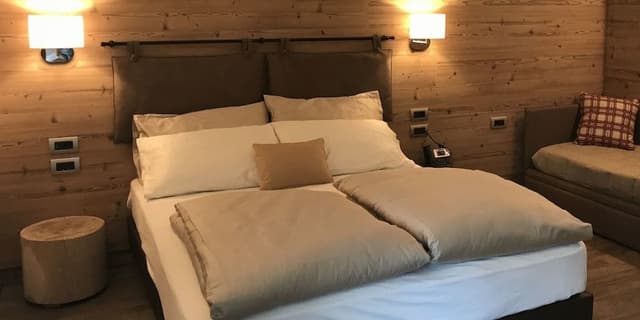 Suite (with Sauna)
