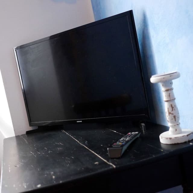 Single Room, Shared Bathroom