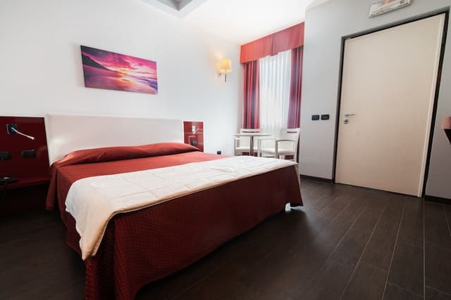 Double Room, 1 King Bed